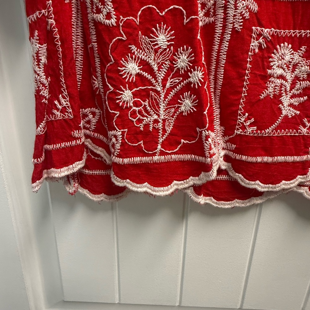 Solitaire Anthropologie Medium Red Embroidered Boho Blouse Scalloped Coquette - Picture 2 of 9